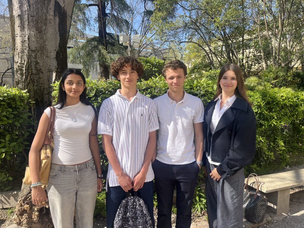 eca 428 initiatives lycee pages 32-33